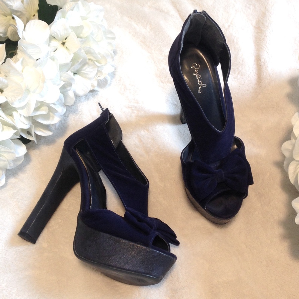 Qupid Dark Blue Velvet Bow Front Peep Toe Snake Skin Platform Heels